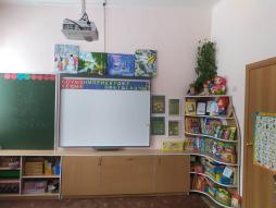 В МКДОУ - детский сад "Елочка" имеются необходимые средства обучения и воспитания для детей с тяжелыми нарушениями речи.